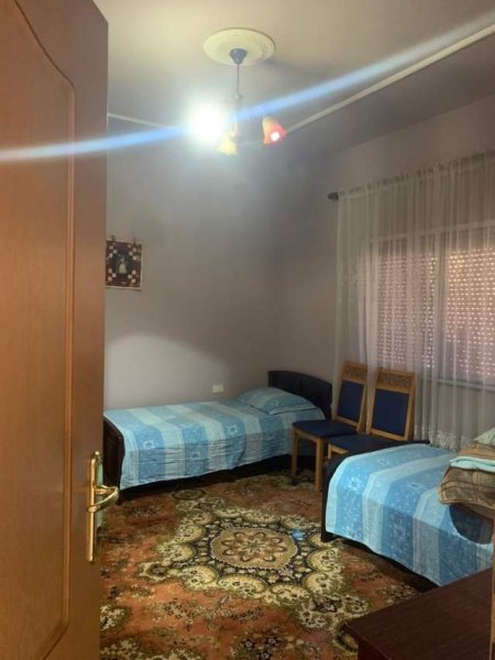 Tirane, jepet me qera apartament 3+1+BLK Kati 3, 500 Euro (Ish Fusha e Aviacionit)