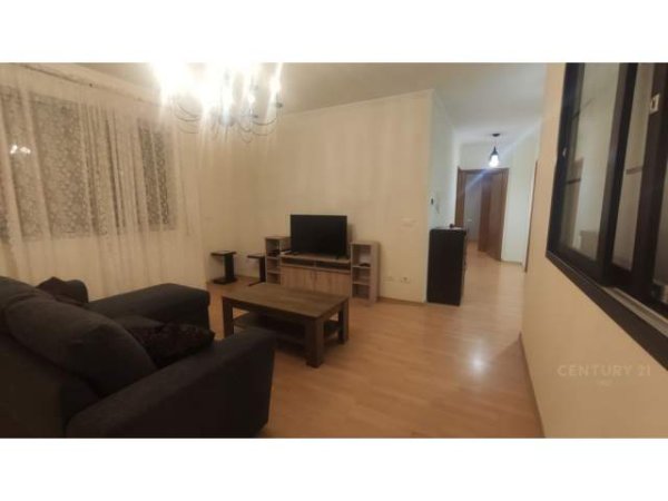 Tirane, jap me qera apartament 2+1+A+BLK Kati 4, 107 m² 650 Euro, Stadiumi Dinamo