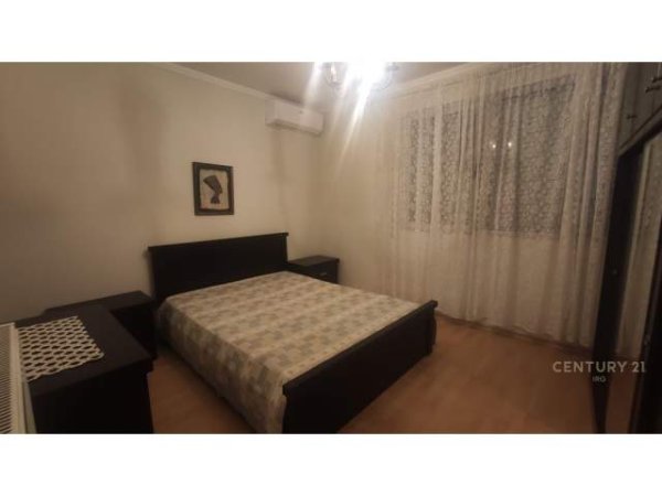Tirane, jepet me qera apartament 2+1 Kati 4, 650 Euro (stadiumi dinamo)