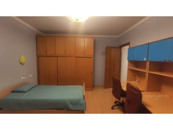 Tirane, jap me qera apartament 2+1+A+BLK Kati 4, 107 m² 650 Euro, Stadiumi Dinamo