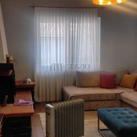 Tirane, jepet me qera Vile 2 Katshe 200 m² 1.500 Euro (Shkolla e kuqe , pazar i ri)
