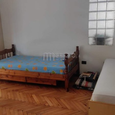 Tirane, jepet me qera Vile 2 Katshe 200 m² 1.500 Euro (Shkolla e kuqe , pazar i ri)