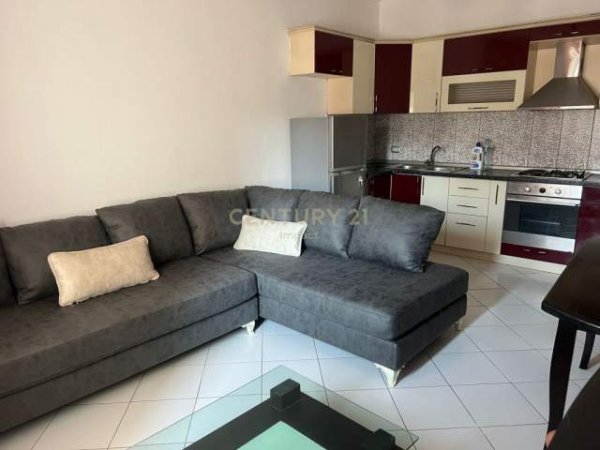 JAPIM ME QIRA APARTAMENT 2+1+2, NE ASTIR, 84 M2, Kati 2, 350 Euro (Astir)