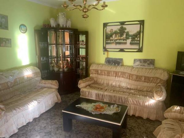 Elbasan, jepet me qera apartament 78 m² 17.000 Leke