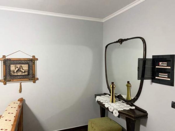Elbasan, jepet me qera apartament 60 m² 20.000 Leke
