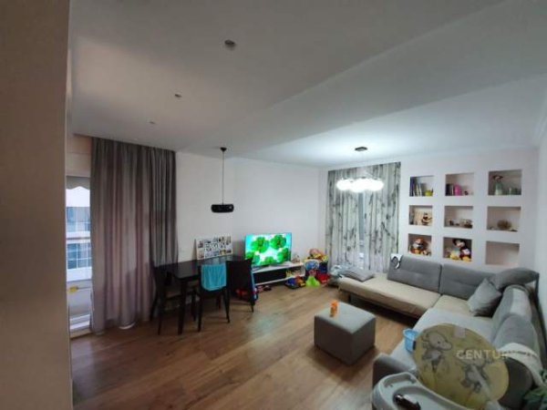 Tirane, shes apartament 2+1 Kati 6, 93 m² 170.000 Euro (21 dhjetori)