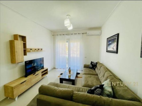Vlore, shitet apartament 1+1+BLK Kati 1, 66 m² 115.000 Euro (lungomare)