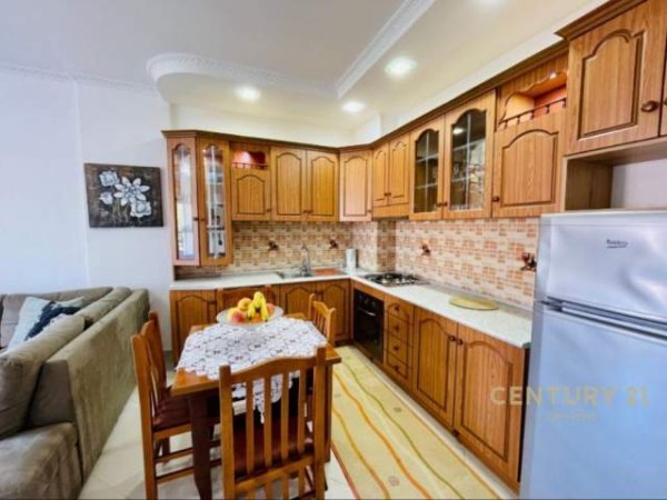 Vlore, shitet apartament 1+1+BLK Kati 1, 66 m² 115.000 Euro (lungomare)