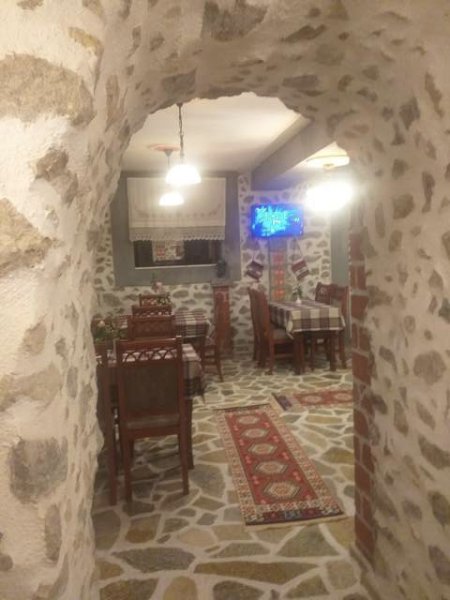 Tirane, jepet me qera bar-restorant,kati -1,Pallatet e Shallvareve,Tirane,Rruga (Gjergj Fishta"Nr.11)