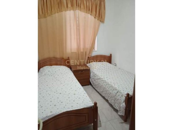 Tirane, jepet me qera apartament Kati 1, 33 m² 300 Euro (Rruga Sulejman Delvina)