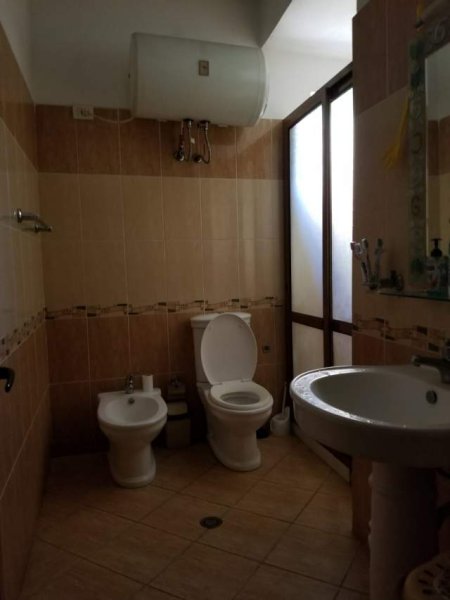 Elbasan, jepet me qera shtepi 170 m² 35.000 Leke