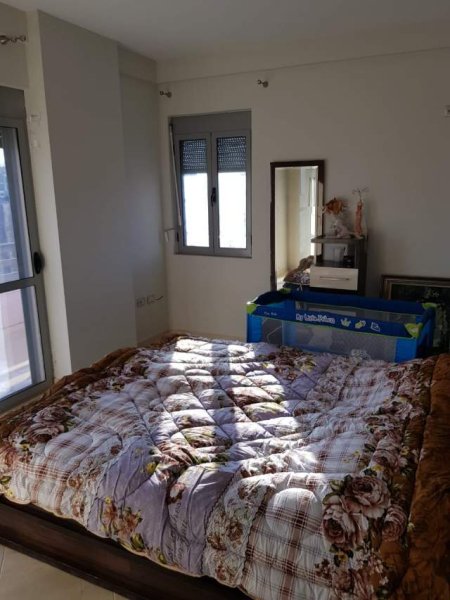 Elbasan, jepet me qera 90 m² 250 Euro