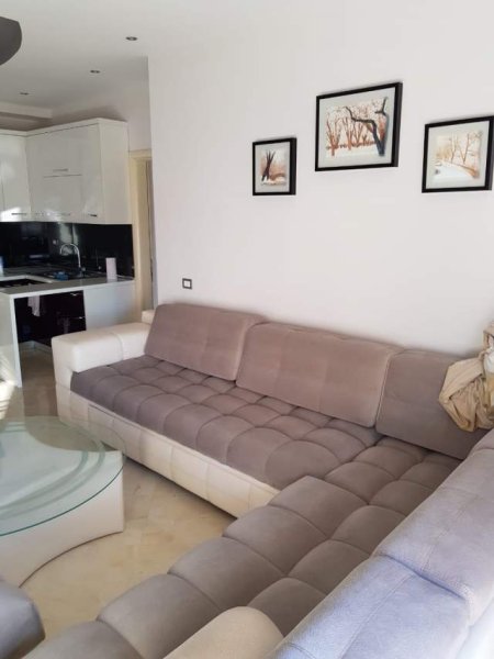 Elbasan, jepet me qera 90 m² 250 Euro
