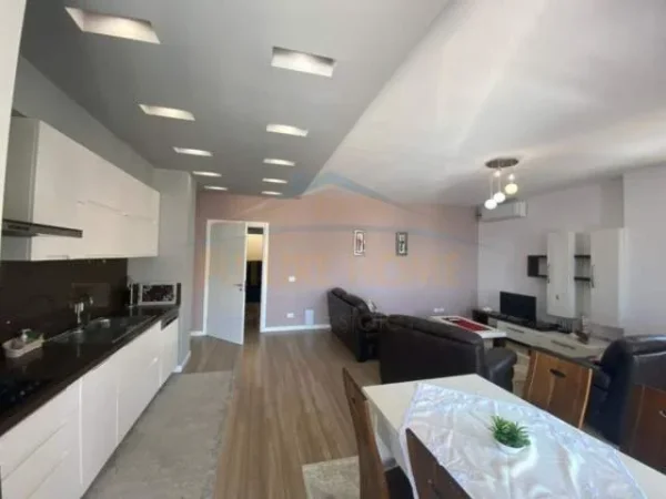 Durres, jepet me qera 2+1+BLK Kati 5, 135 m² 600 Euro (Vollga)