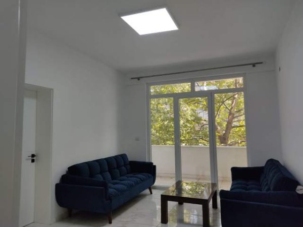 Tirane, jepet me qera apartament 2+1+BLK Kati 2, 70 m² 400 Euro (Rruga e Dibres)