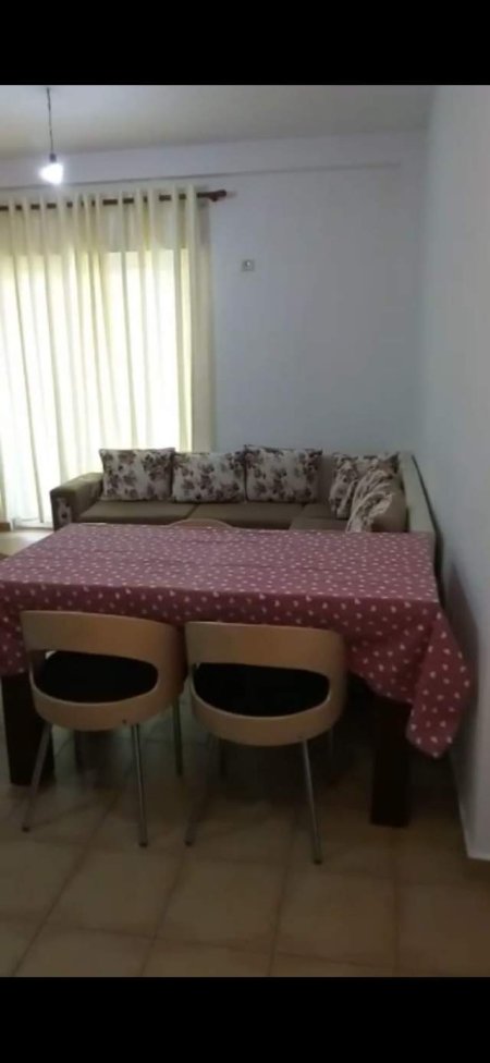 Tirane, jepet me qera apartament 2+1+BLK Kati 5, 89 m² 40.000 Leke (liqeni thate)