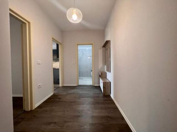 Tirane, jepet me qera apartament 1+1+BLK Kati 4, 450  (Fusha Ali Demi)