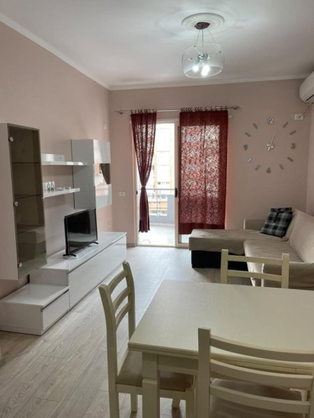 Jepet apartament 1+1 me qera ne Astir