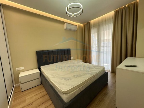 Shitet apartament 2+1 Bulevardi i Ri