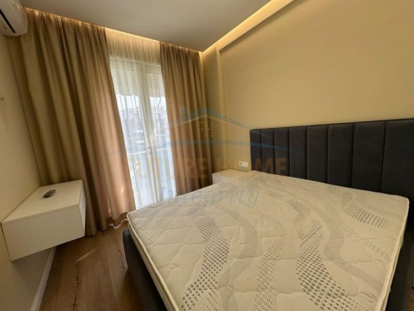 Shitet apartament 2+1 Bulevardi i Ri