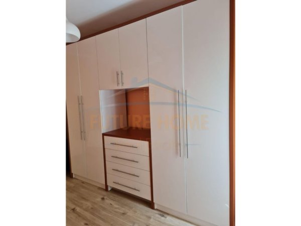 Shitet apartament 2+1+2 , 21 Dhjetori Tirane