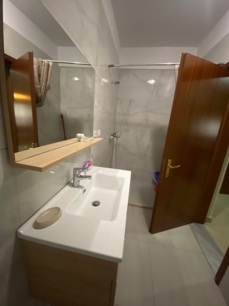 Apartament 1+1 me qira prane Nobis Liqeni Artificial Tirane!!