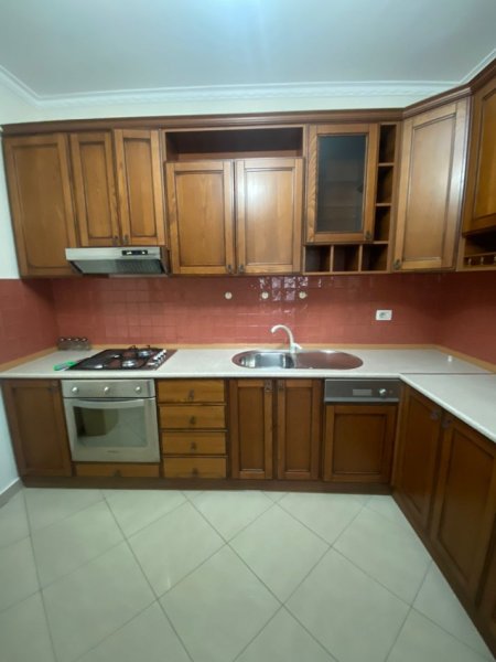 Apartament 1+1 me qira prane Nobis Liqeni Artificial Tirane!!