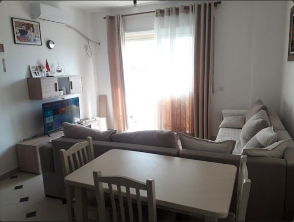 Apartament 2+1 me qera - Fresk