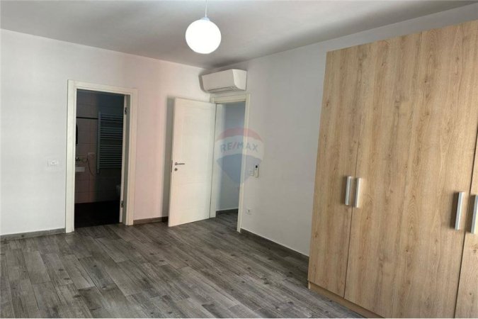 Tirane, jepet me qera apartament 2+1 Kati 5, 115 m² 600 Euro (Kompleksi Delijorgji)