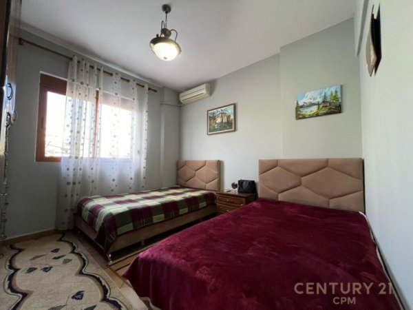 Shesim Apartament 3+1+2 tek Komuna Parisit