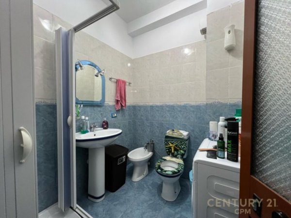 Shesim Apartament 3+1+2 tek Komuna Parisit