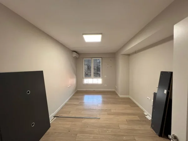 JAPIM ME QERA AMBIENT ZYRASH NE MYSLYM SHYRI