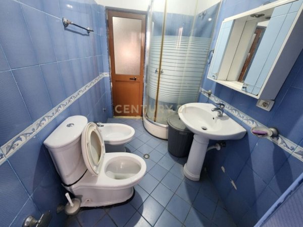 2+1 Apartament per qira ne hyrje te Alliasit