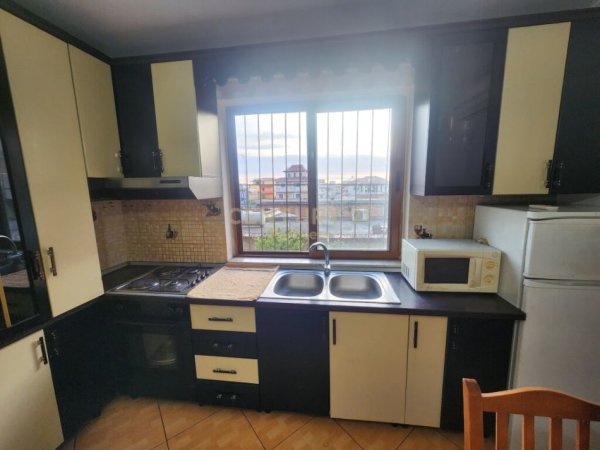 2+1 Apartament per qira ne hyrje te Alliasit