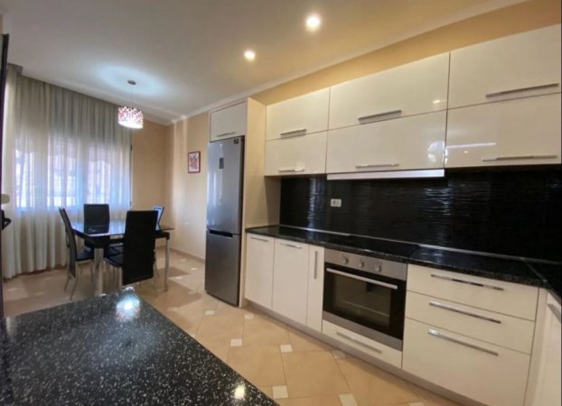 Apartament 2+1+2 për Qira në Rrugën e Dibrës,