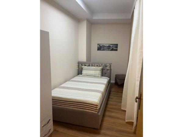 Jepet me Qira Apartament 2+1 prane Selvise !!