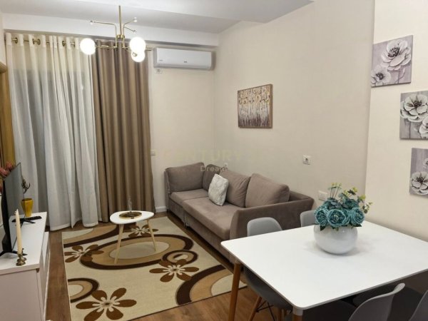 Jepet me Qira Apartament 2+1 prane Selvise !!