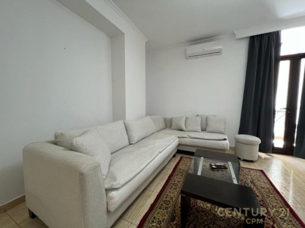 Apartament 1+1 për Qira tek Ish Blloku,, 600 €uro