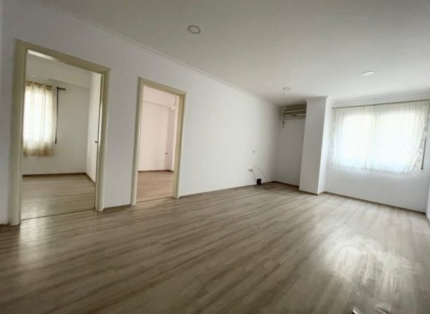 JEPET ME QERA APARTAMENT 2+1 370 EURO ASTIR