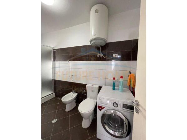 Shitet, Apartament 2+1, Plazh Rrota e Kuqe , Durres.