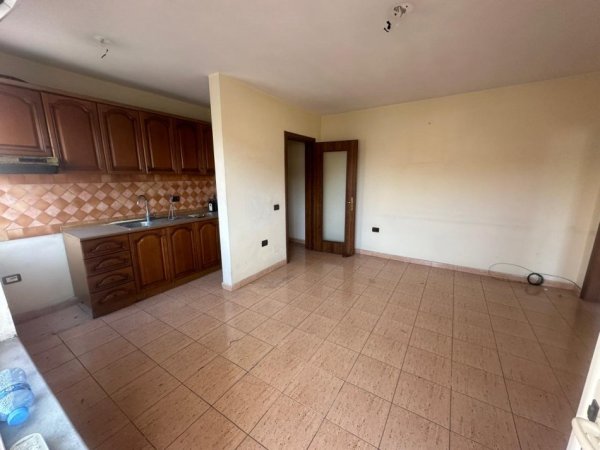 Shitet, Apartament 2+1, 21 Dhjetori, Tiranë - 112000€ | 77 m²
