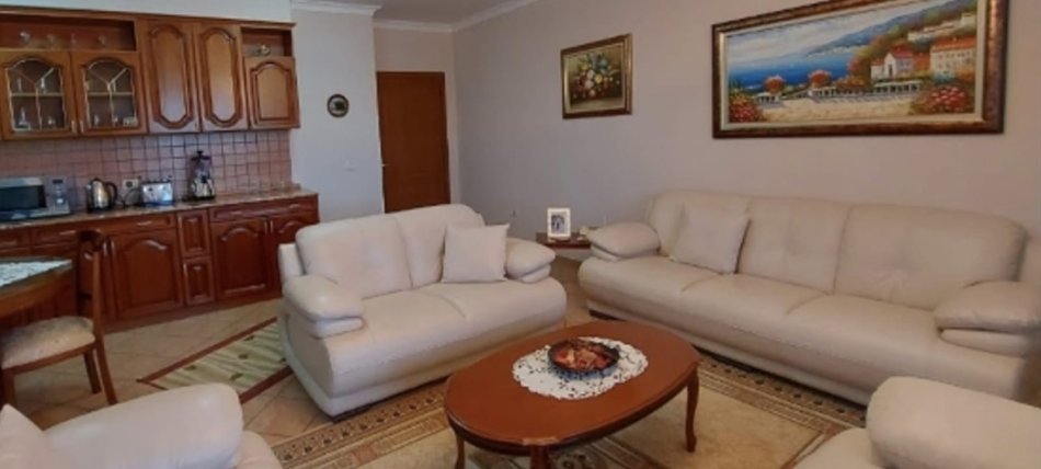 Apartament për qira Shkolla e Baletit - 3+2+1 + Garazh