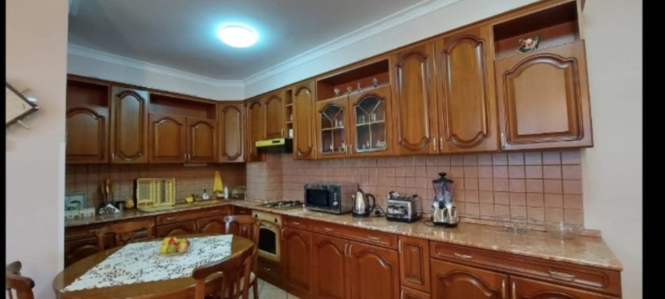 Apartament për qira Shkolla e Baletit - 3+2+1 + Garazh