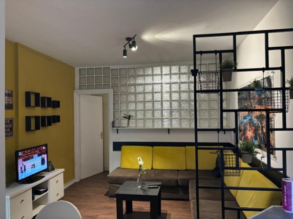 Jepet apartament 1+1 me qera te Ura e Tabakeve