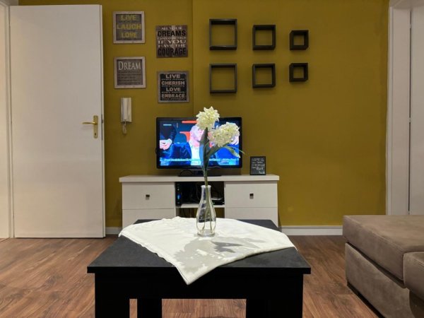 Jepet apartament 1+1 me qera te Ura e Tabakeve