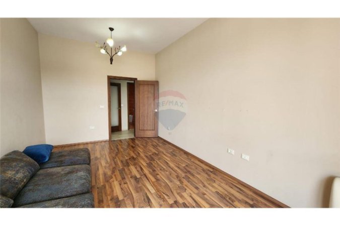 SHITET APARTAMENT 2+1+2 TEK GARDA