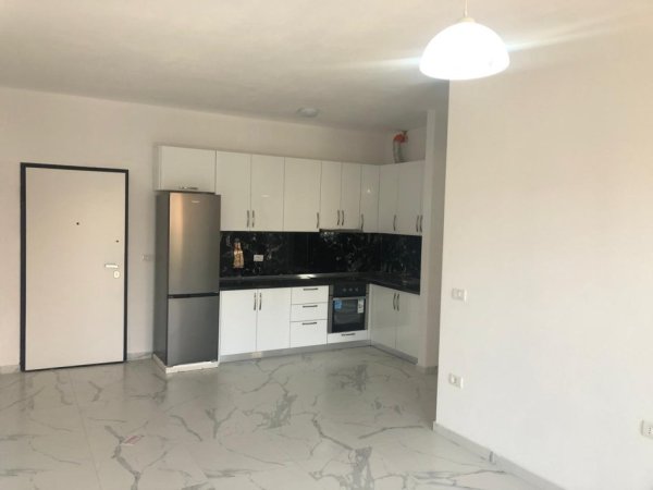 Apartament me qera 1+1 prane uet