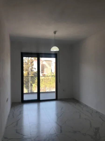 Apartament me qera 1+1 prane uet