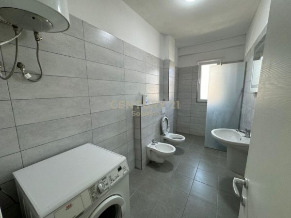 APARTAMENT 1+1+POST PARKIMI PER QIRA NE ASTIR !