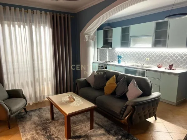 ME QIRA NJESI KOMERCIALE PRANE BULEVARDIT ZOGU I PARE!,500euro